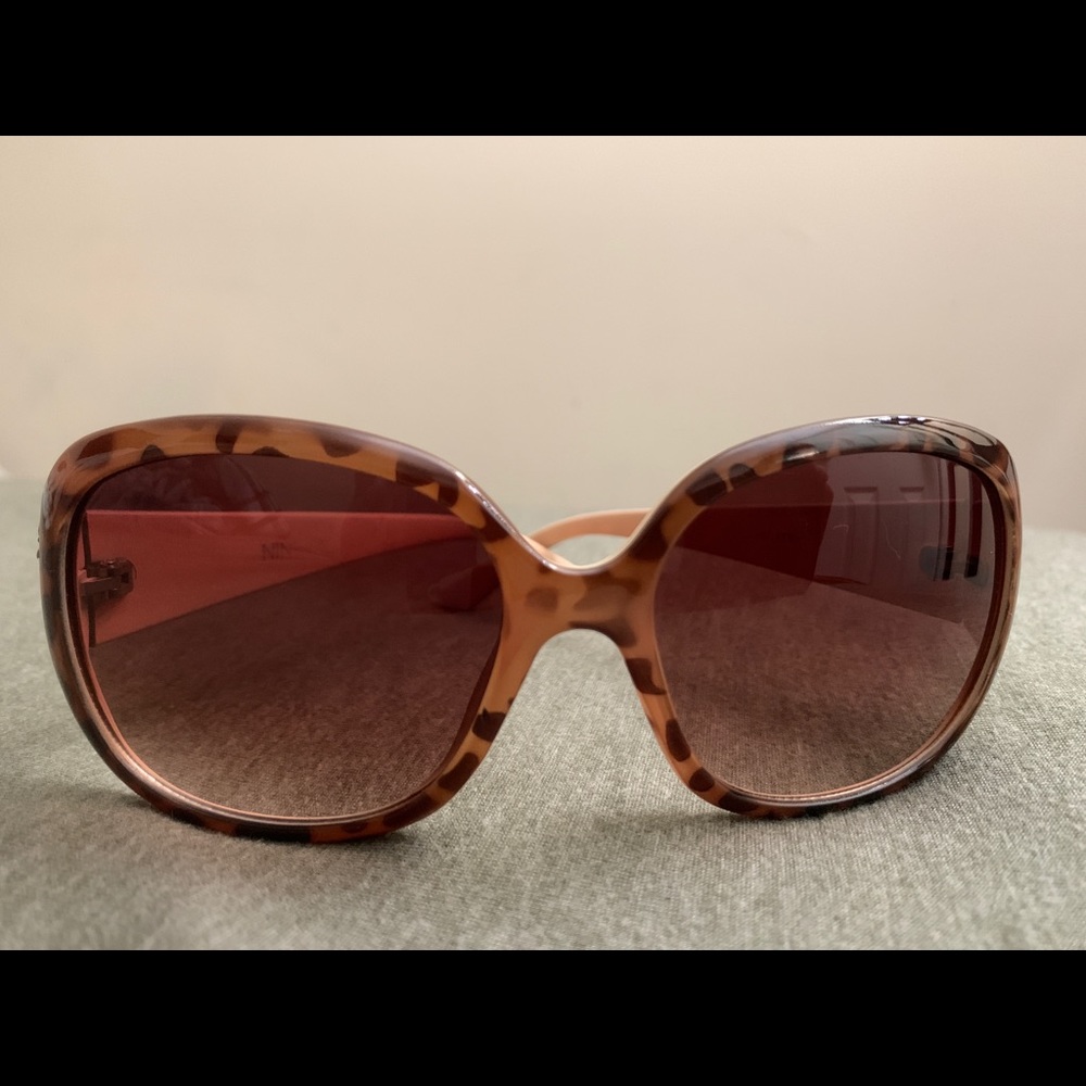 Nine West women’s sunglasses **MINT CONDITION**